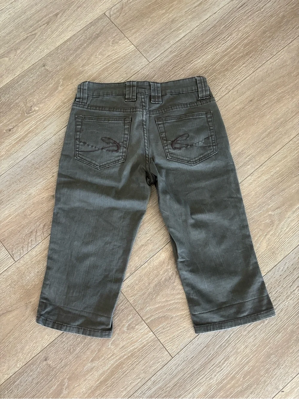 edc by Esprit Charcoal Cropped Cargo Capris - Picture 3 of 8